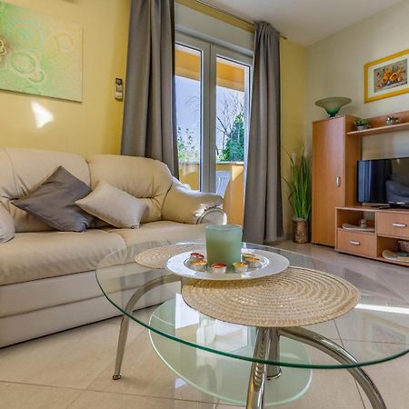 Apartments Istriensonne - Haus Stephan 메덜린 외부 사진