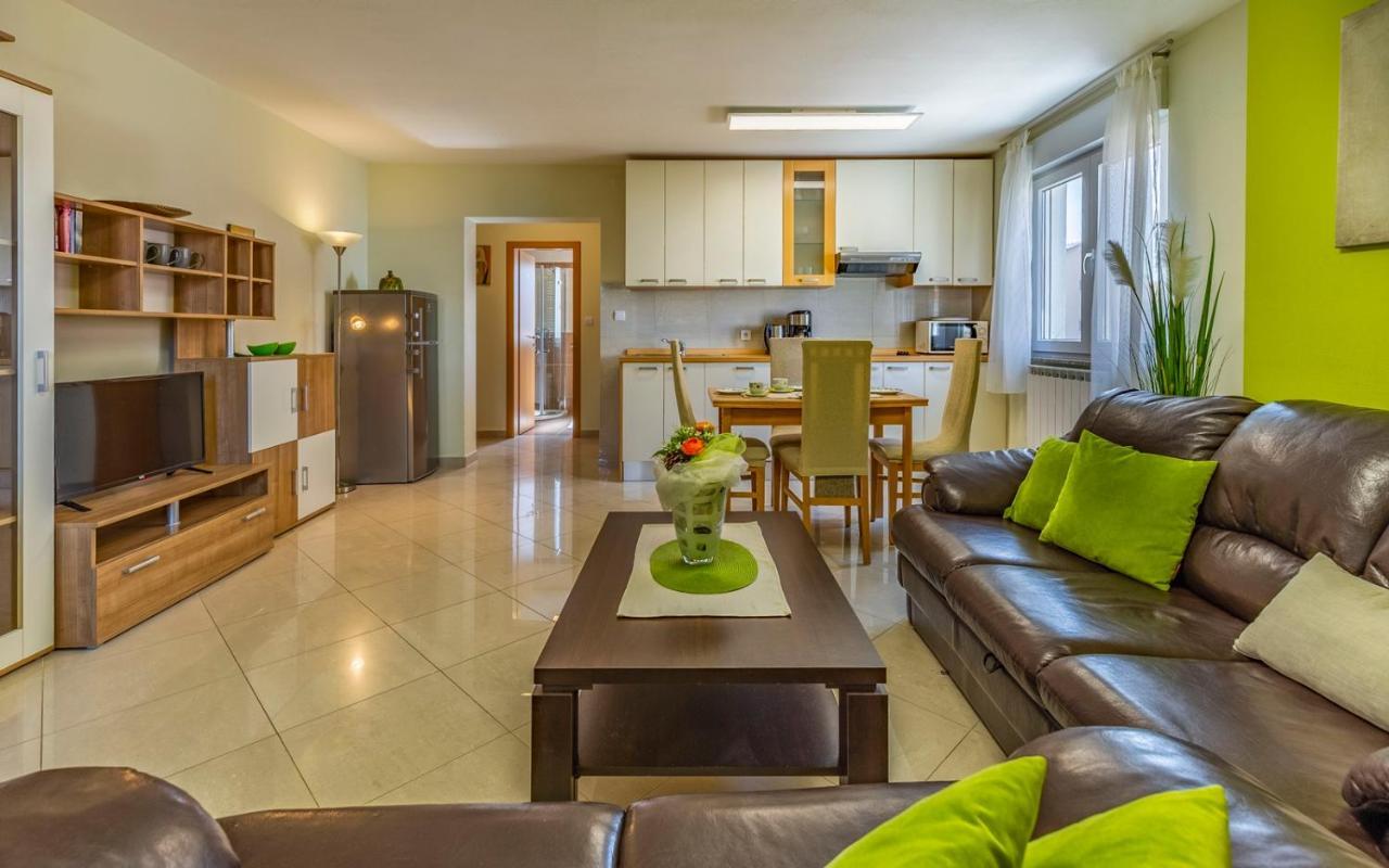 Apartments Istriensonne - Haus Stephan 메덜린 외부 사진
